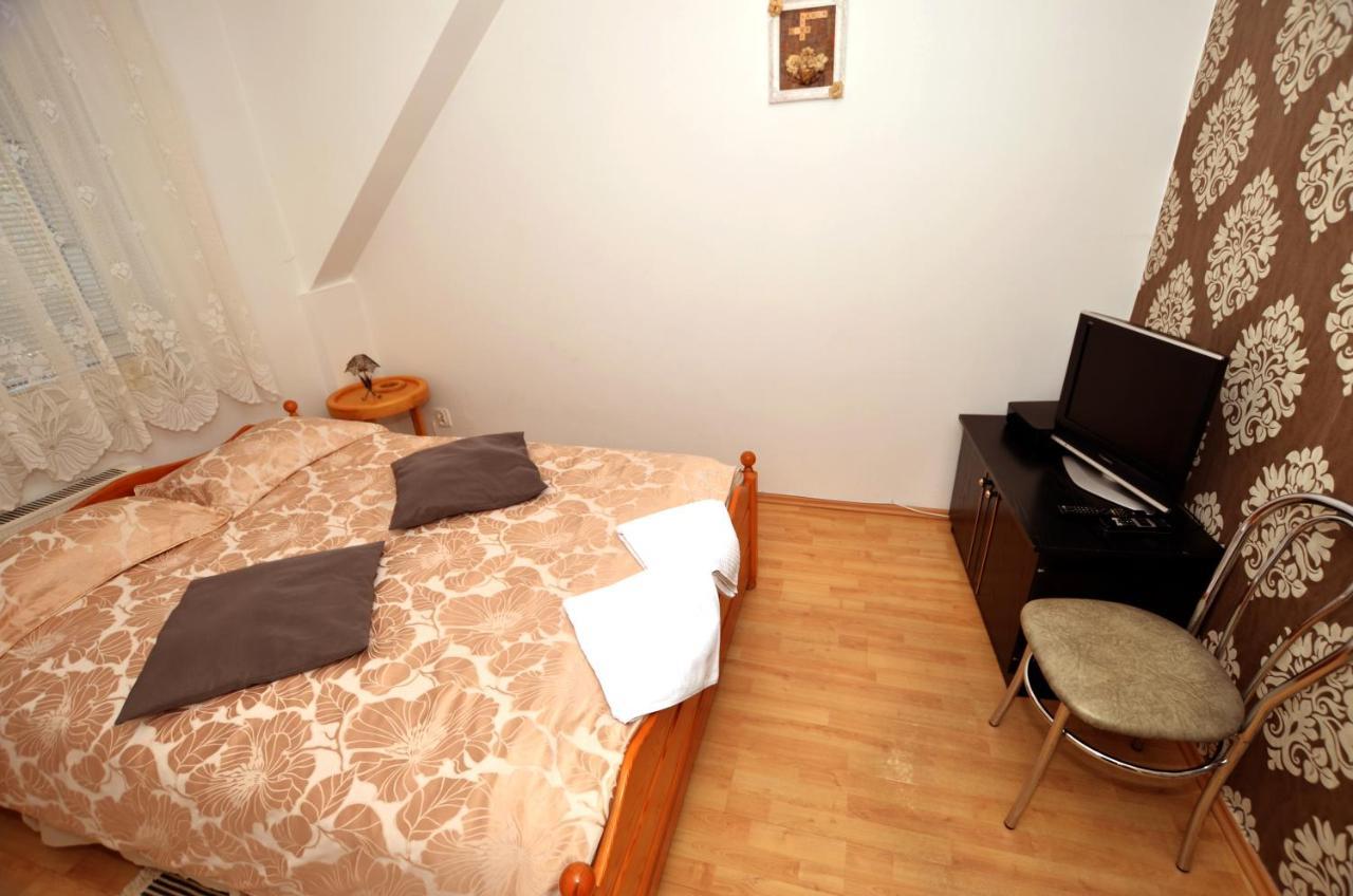 Hostel Madeira Gdansk Exterior photo
